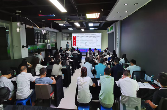 スタッフとマネージャーの協力、自制心、顧客サービスを高めるためのチップショー トレーニング イベント!